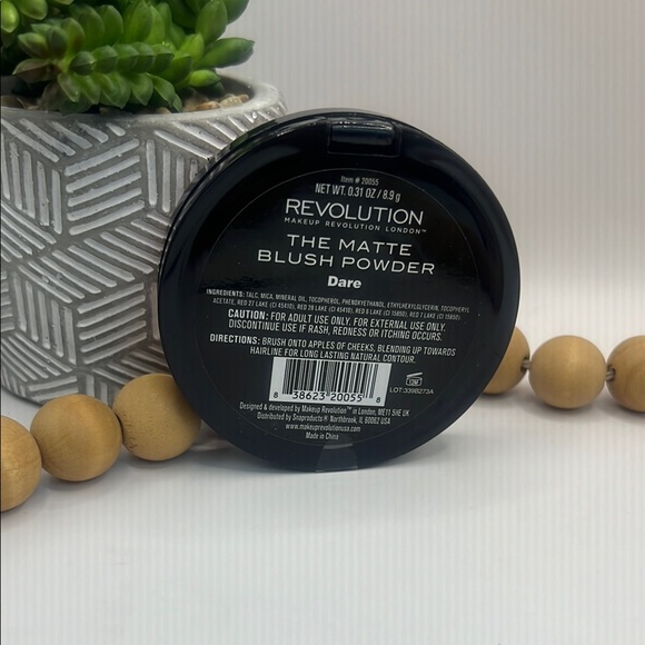 Makeup Revolution Matte Blush Dare (Pink) - Picture 4 of 5